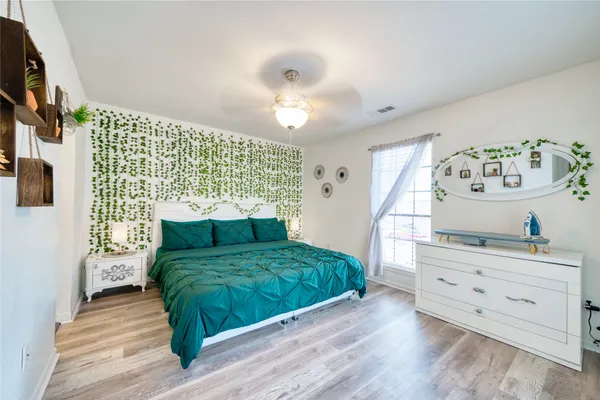 $1,250 | 10912 Gulf Freeway, Unit 28, Houston, TX 77075