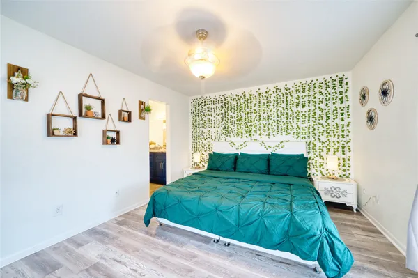 $1,250 | 10912 Gulf Freeway, Unit 28, Houston, TX 77075