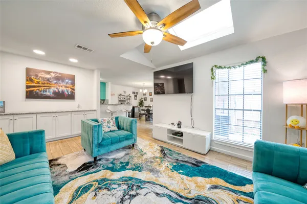 $1,250 | 10912 Gulf Freeway, Unit 28, Houston, TX 77075