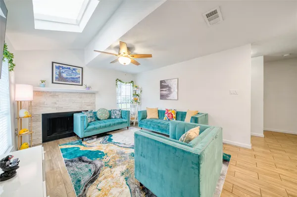 $1,250 | 10912 Gulf Freeway, Unit 28, Houston, TX 77075