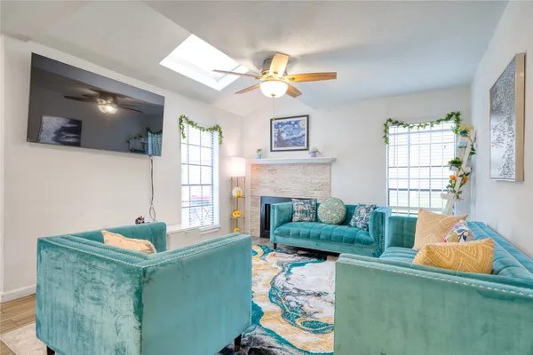 $1,250 | 10912 Gulf Freeway, Unit 28, Houston, TX 77075