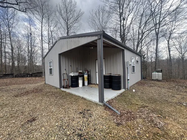 $525,000 | 323 Graham Road, Cumberland City, TN 37050