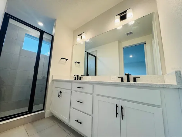 $2,900 | 328 Center Lake Lane, Unit A4, Oviedo, FL 32765