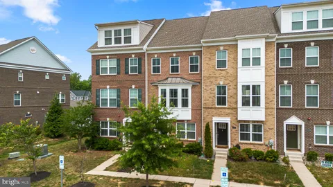 $420,000 | 11279 St Luke Drive, White Plains, MD 20695