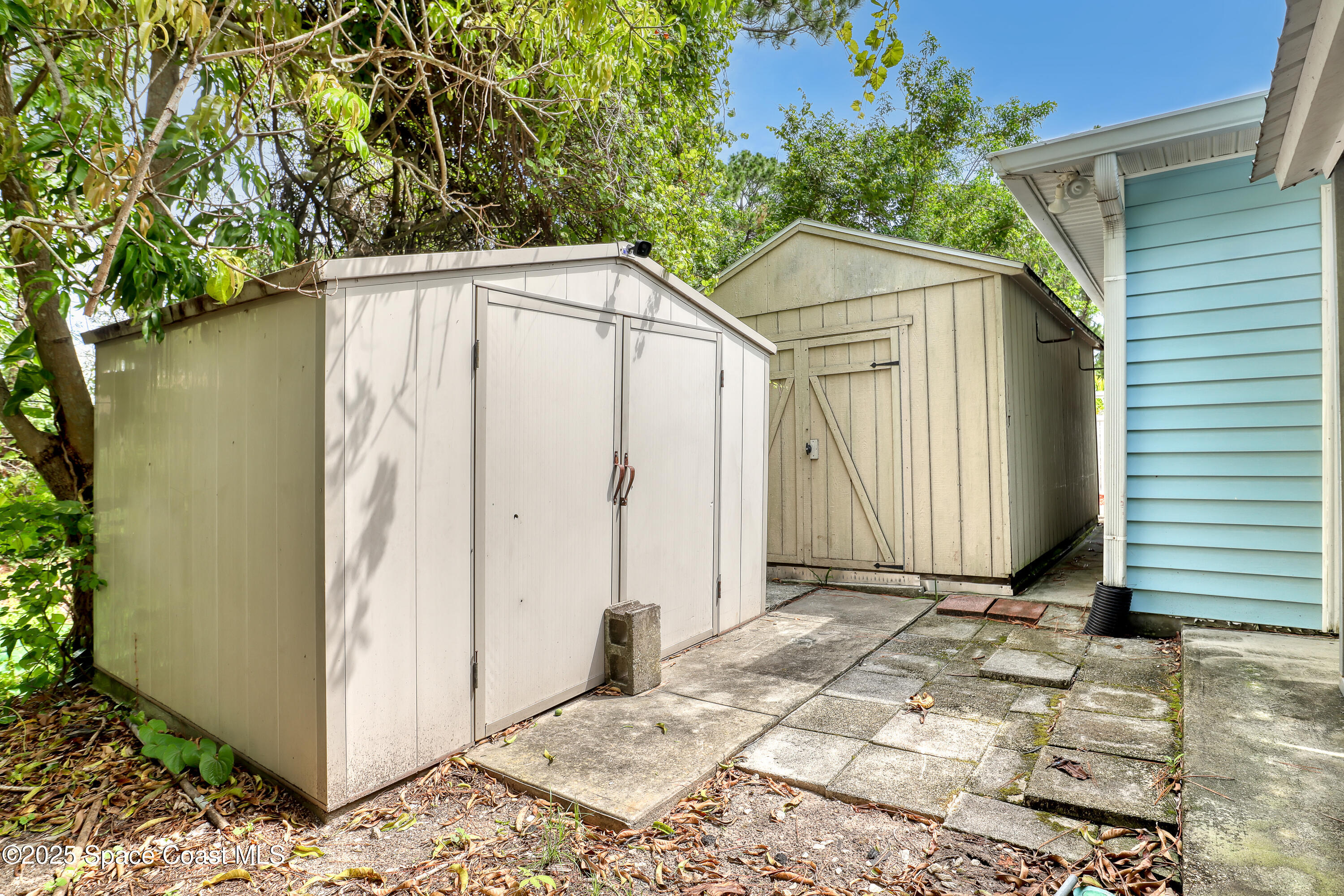 5280 Curtis Boulevard Cocoa, FL 32927 - Photo 41 of 45 a backyard of a house
