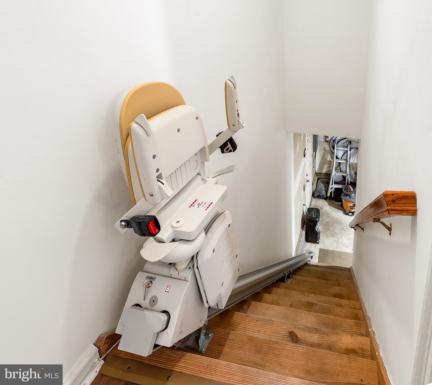 110 White Hall Road Elkton, MD 21921 - Photo 33 of 39 Stairs to apartment