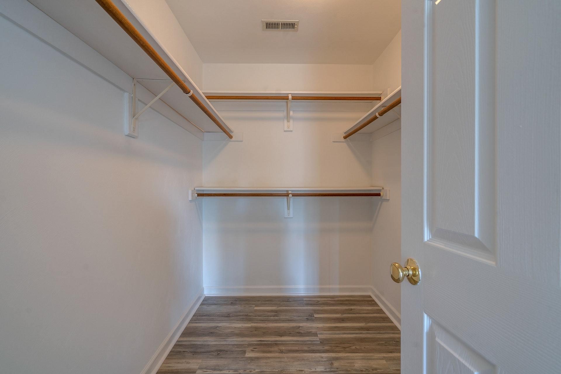 606 Ridgecrest Lane Roanoke, VA 24019 - Photo 18 of 33 018-328553-DSC00131-2_2-2_3-2_4-2_5-2_82