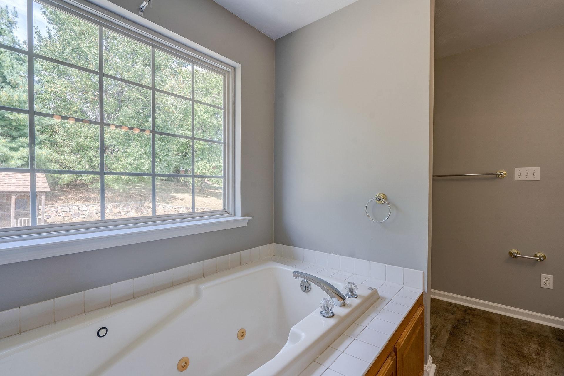 606 Ridgecrest Lane Roanoke, VA 24019 - Photo 21 of 33 021-328553-DSC00146-2_47-2_48-2_49-2_50-