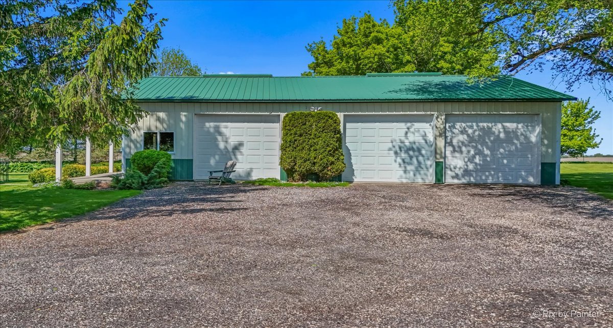 1431 Gillis Road Malta, IL 60150 - Photo 4 of 47
