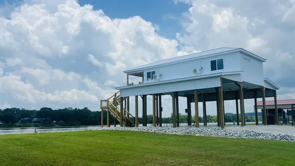 $289,900 | 1109 River Front Drive, Clifton, TN 38425