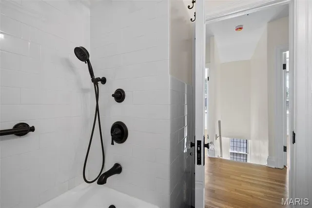 $3,900 | 440 Oakley Drive, Clayton, MO 63105