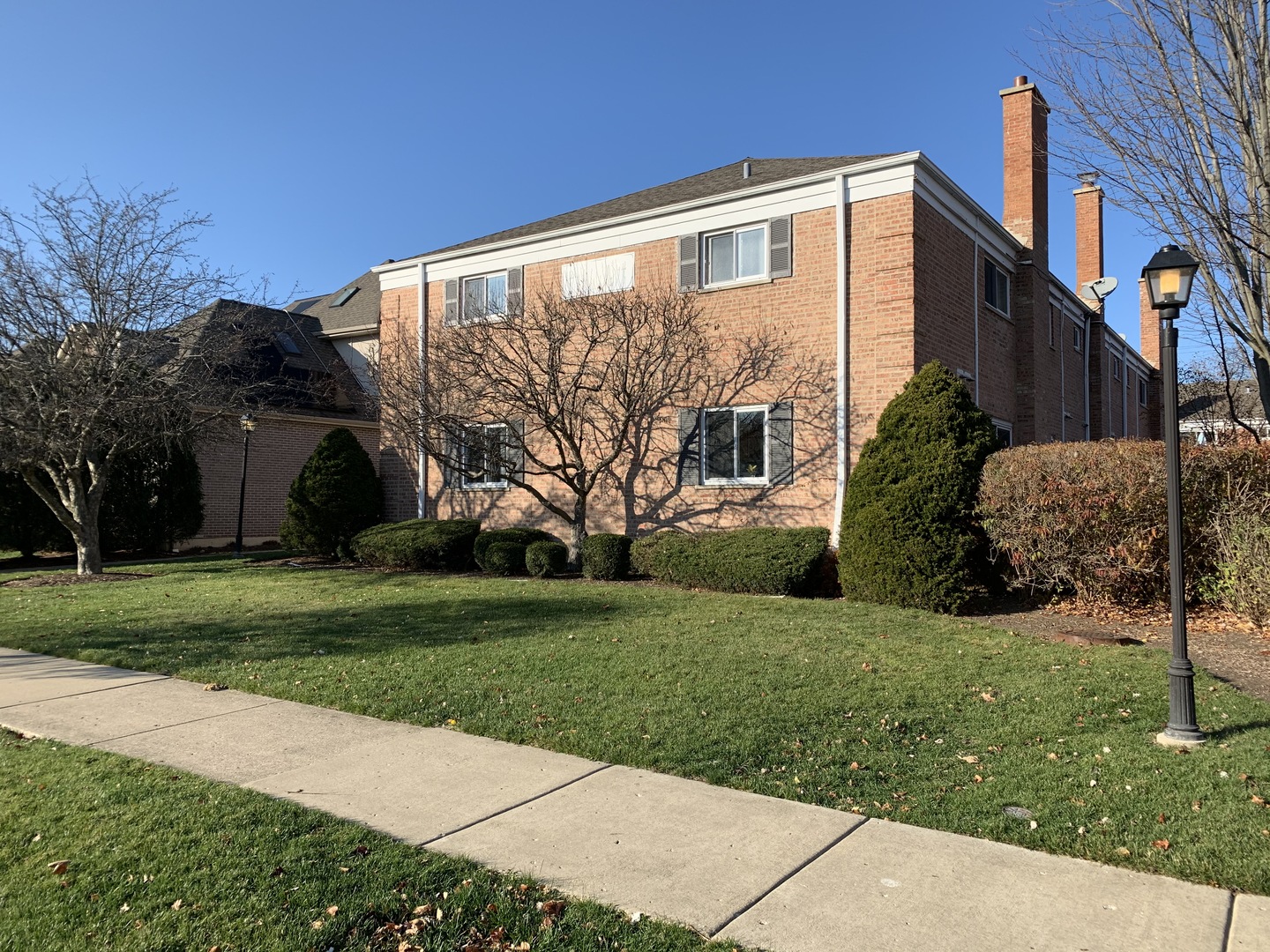 2016 Maple Avenue Northbrook, IL 60062 - Photo 26 of 32 a view of a house with a yard