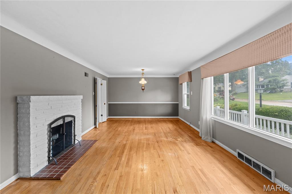 425 Linum Lane Webster Groves, MO 63119 - Photo 5 of 24
