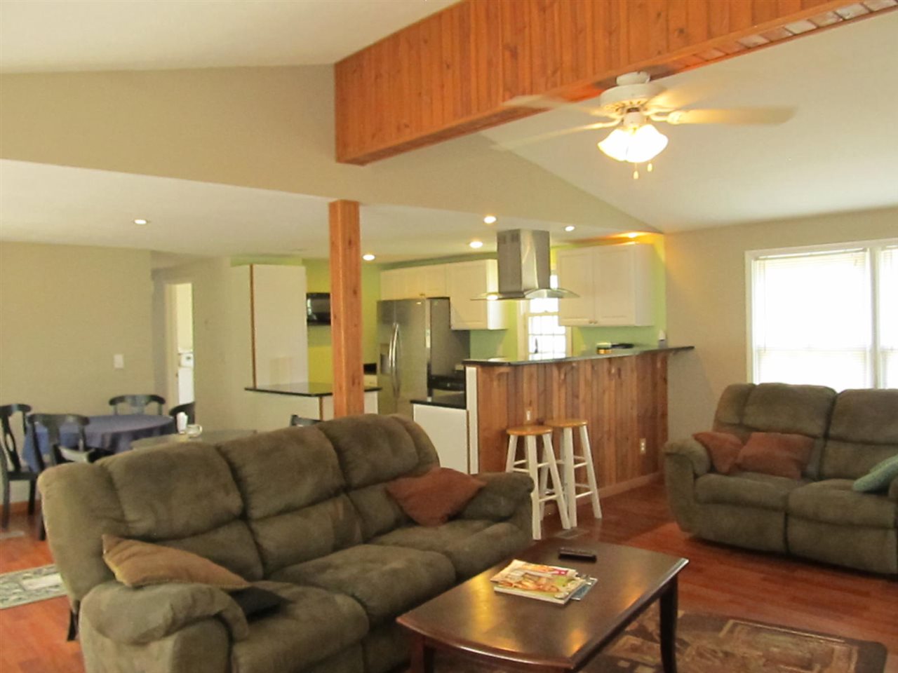 3027 North Three Mile Road Traverse City, MI 49686 - Photo 13 of 44 1865016-12.JPG