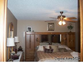 404 Appomattox Drive Springfield, IL 62711 - Photo 6 of 9 Gallery Image 6