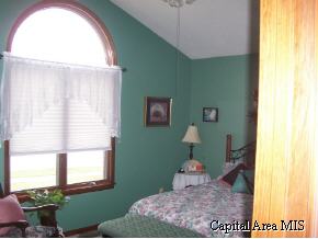 404 Appomattox Drive Springfield, IL 62711 - Photo 7 of 9 Gallery Image 7