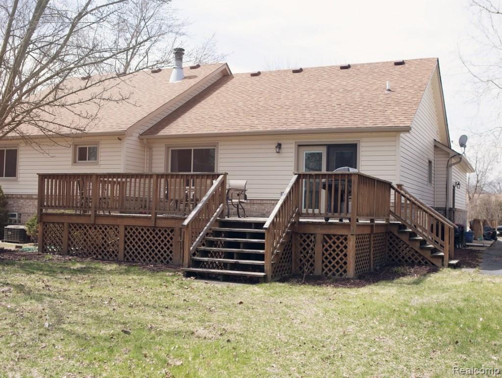 19688 Merriman Road Livonia, MI 48152 - Photo 17 of 18 19688 Merriman Rd_17.jpg