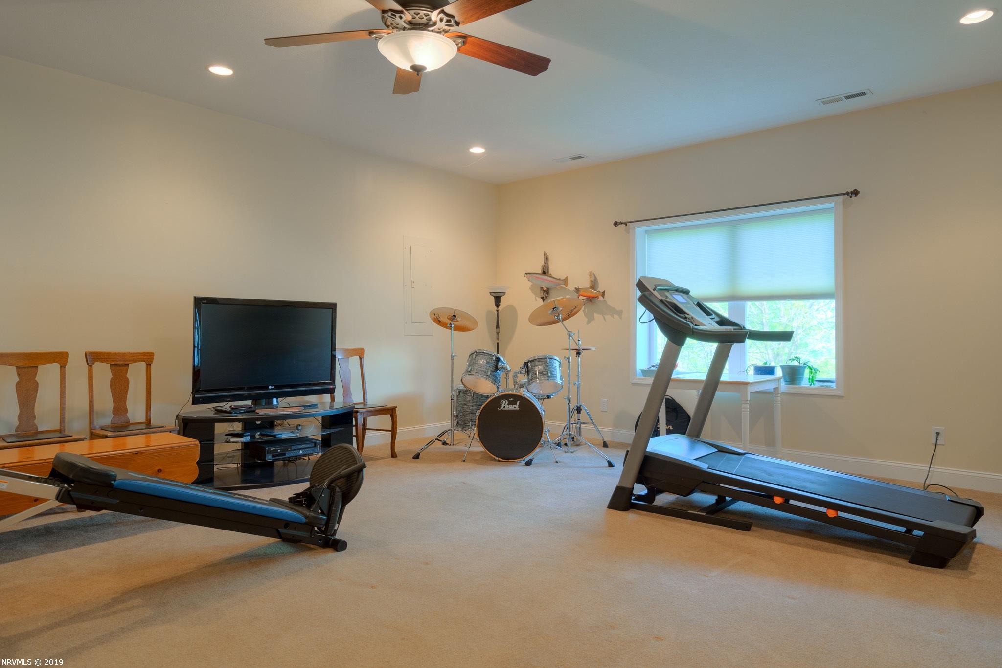 359 Horseshoe Farm Road Pembroke, VA 24136 - Photo 38 of 48 Gallery Image 38
