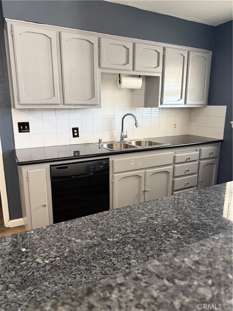 313 Lenore Street Ridgecrest, CA 93555 - Photo 3 of 10