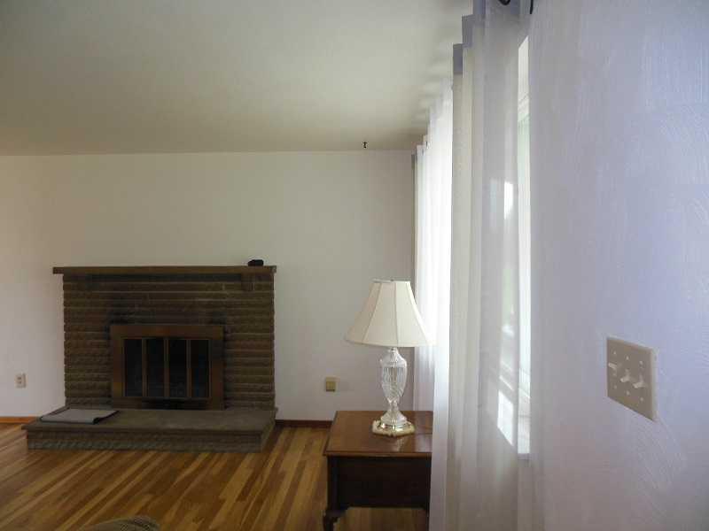 1044 Hulton Road Penn Hills, PA 15147 - Photo 3 of 16 Living Room.