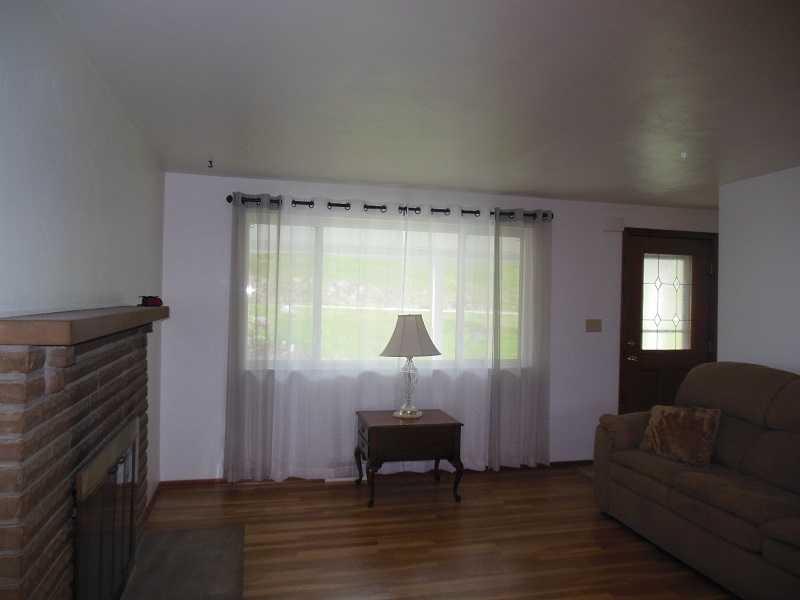 1044 Hulton Road Penn Hills, PA 15147 - Photo 4 of 16 Living Room.