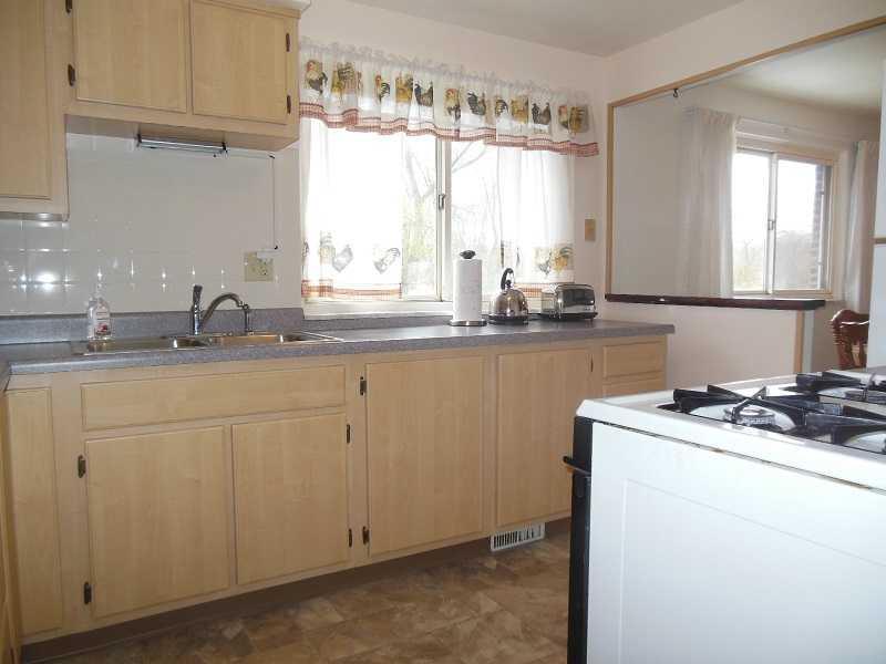 1044 Hulton Road Penn Hills, PA 15147 - Photo 6 of 16 Kitchen.