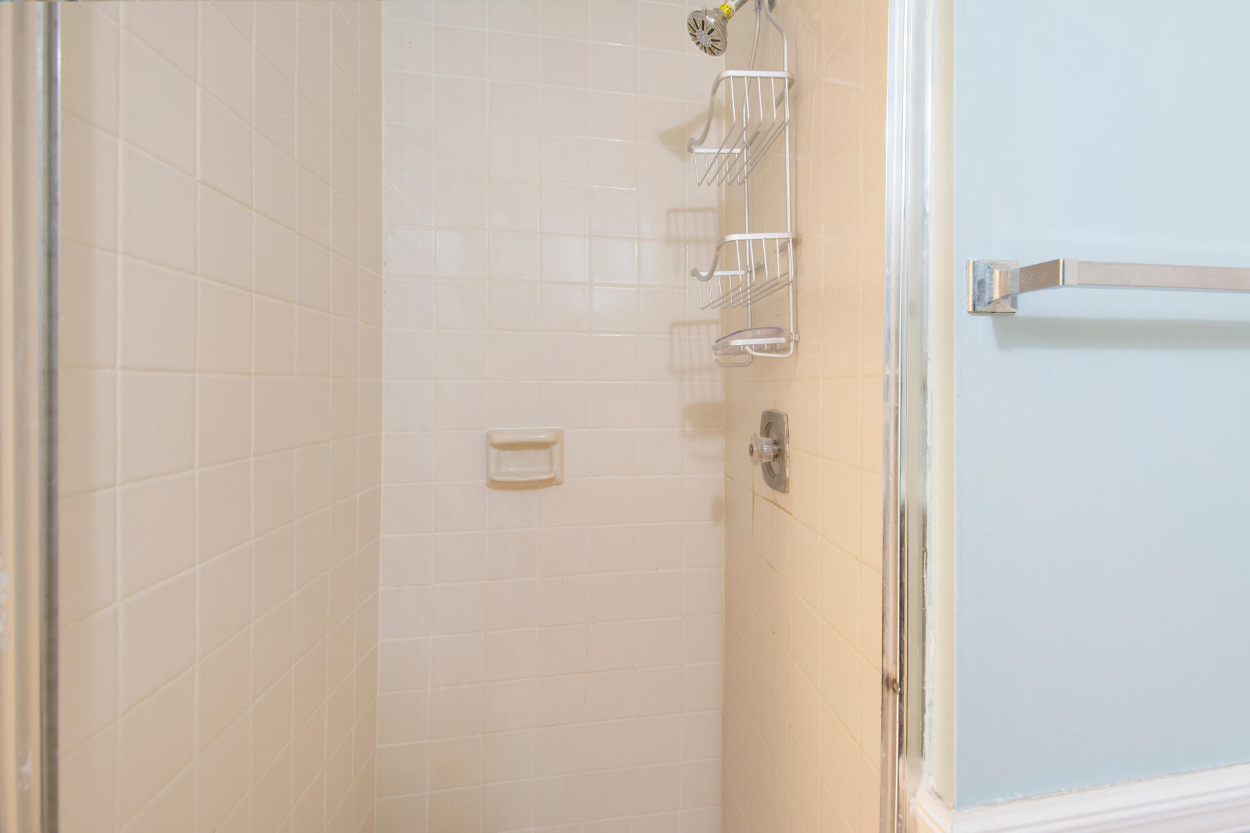 22228 Boca Rancho Drive, Unit B Boca Raton, FL 33428 - Photo 19 of 28 110 First Floor Bath 2 LR1_4198