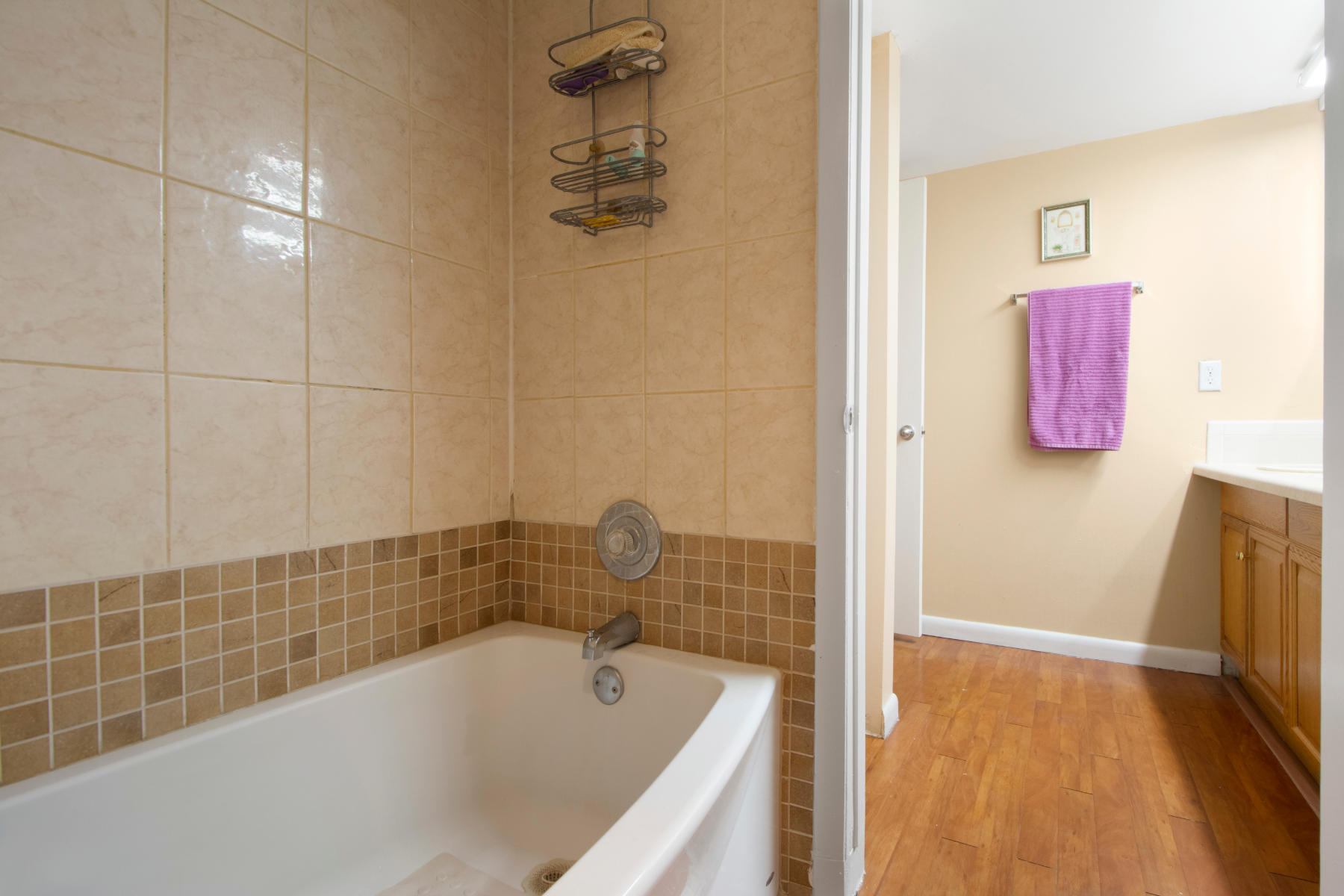 22228 Boca Rancho Drive, Unit B Boca Raton, FL 33428 - Photo 24 of 28 122 Second Floor Bath 2 LR1_4307