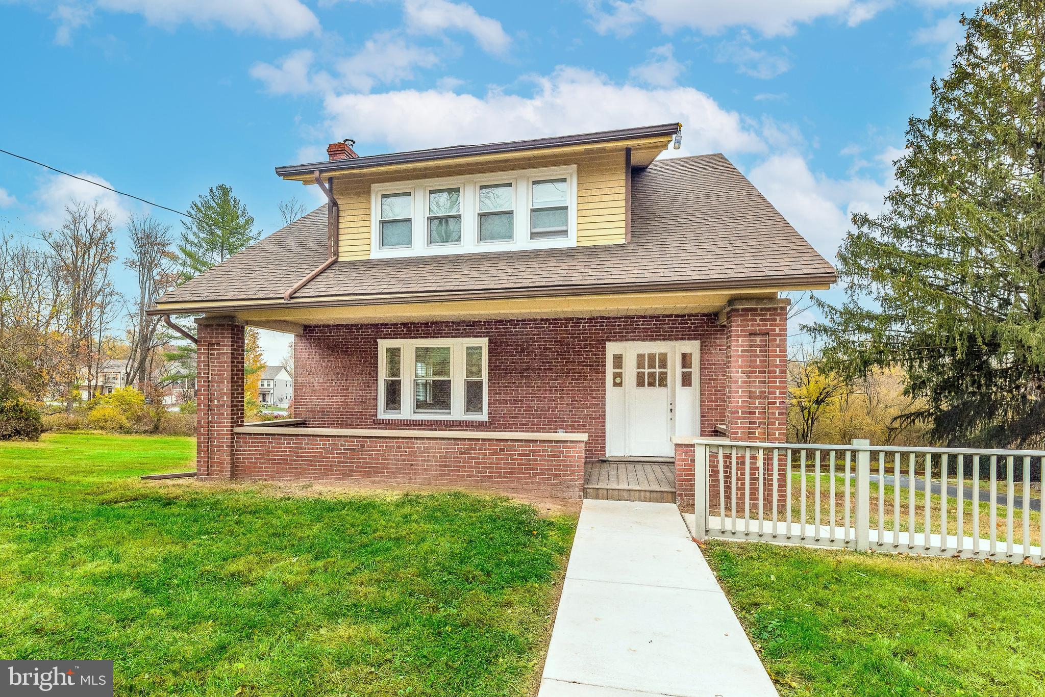 Front View of Home and Walkway