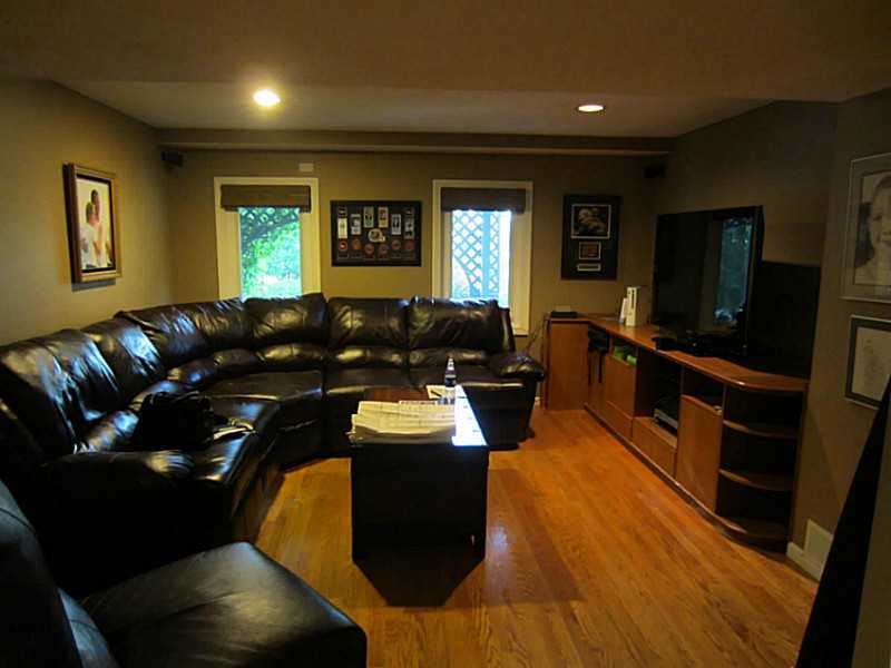 93 Betty Pond Road Scituate, RI 02831 - Photo 20 of 24 Den/Family/Great Room.