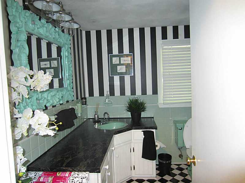 93 Betty Pond Road Scituate, RI 02831 - Photo 4 of 24 Bathroom.