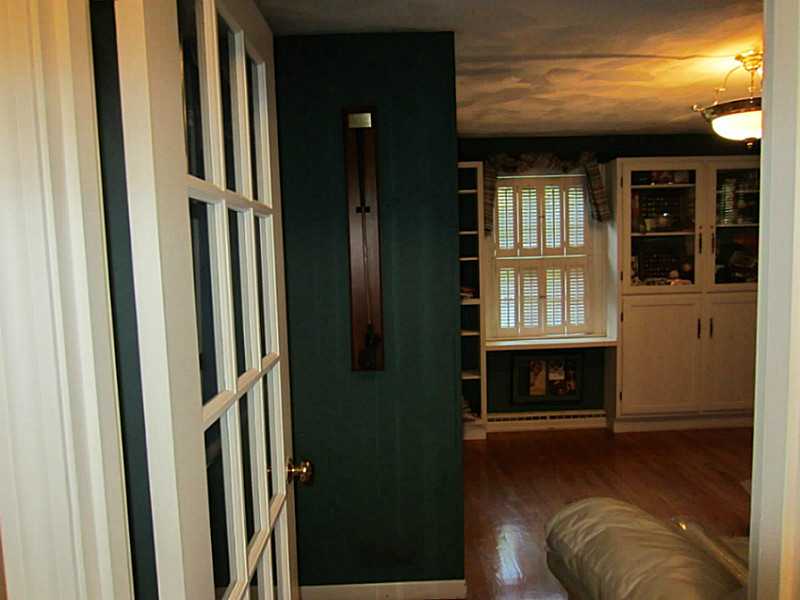 93 Betty Pond Road Scituate, RI 02831 - Photo 6 of 24 Den/Family/Great Room.
