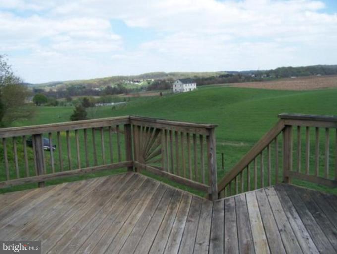 2425 Benson Road Westminster, MD 21158 - Photo 20 of 30 Deck