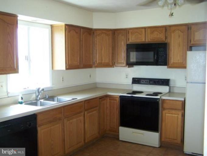 2425 Benson Road Westminster, MD 21158 - Photo 4 of 30 Kitchen