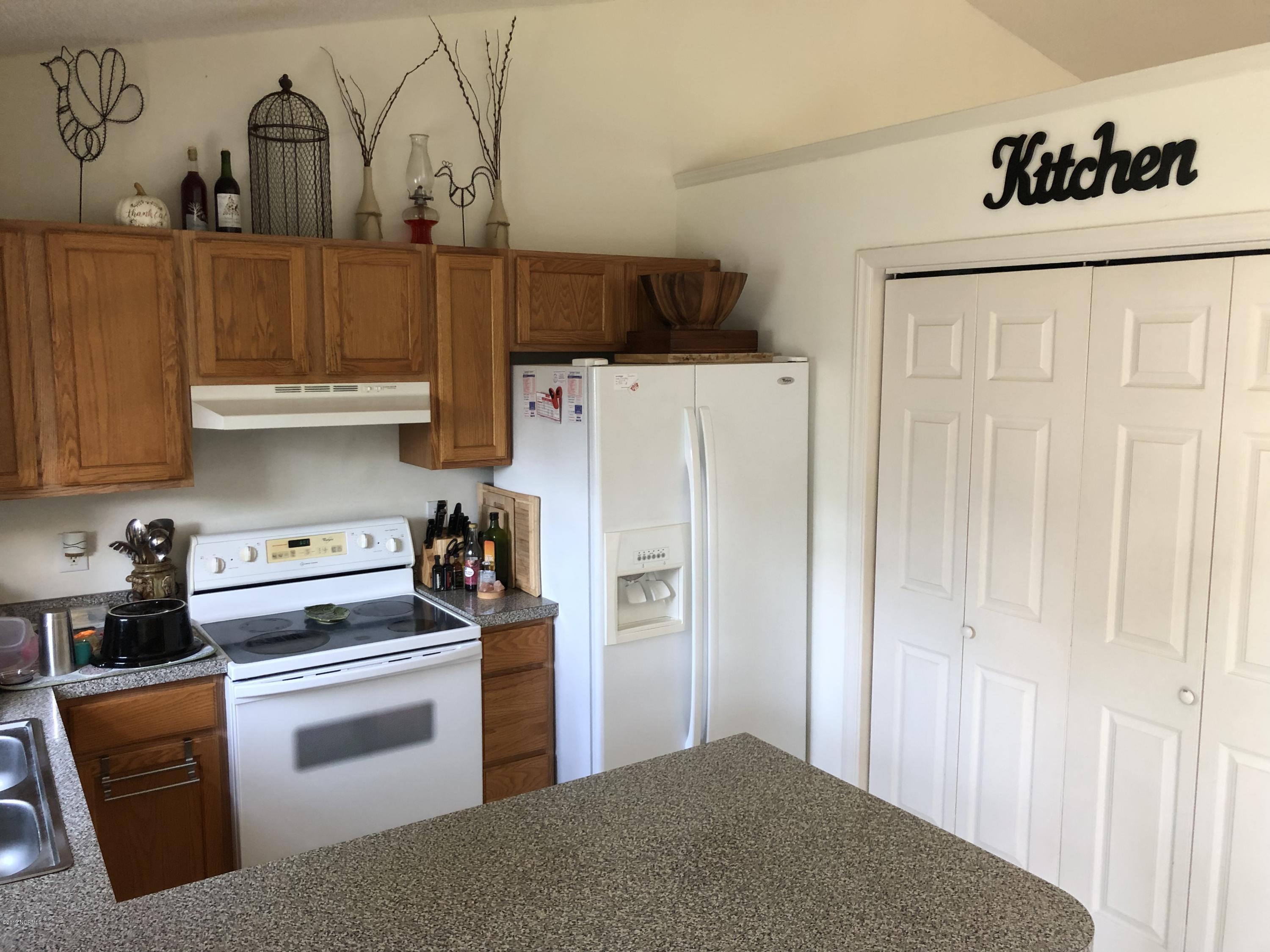 3510 Plantation Road Morehead City, NC 28557 - Photo 11 of 20 Kitchen