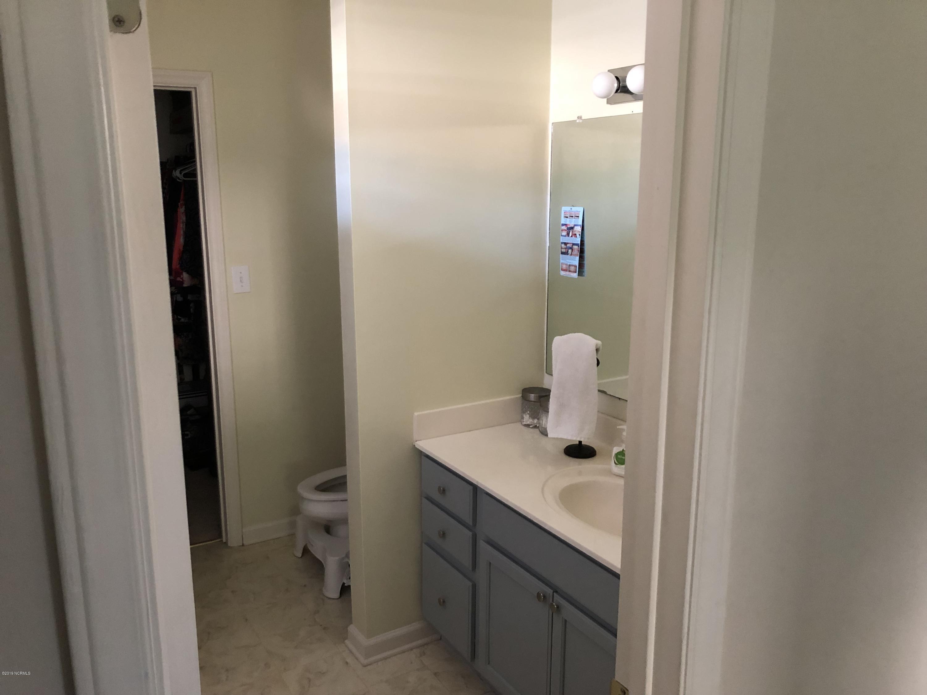 3510 Plantation Road Morehead City, NC 28557 - Photo 14 of 20 Master Bath