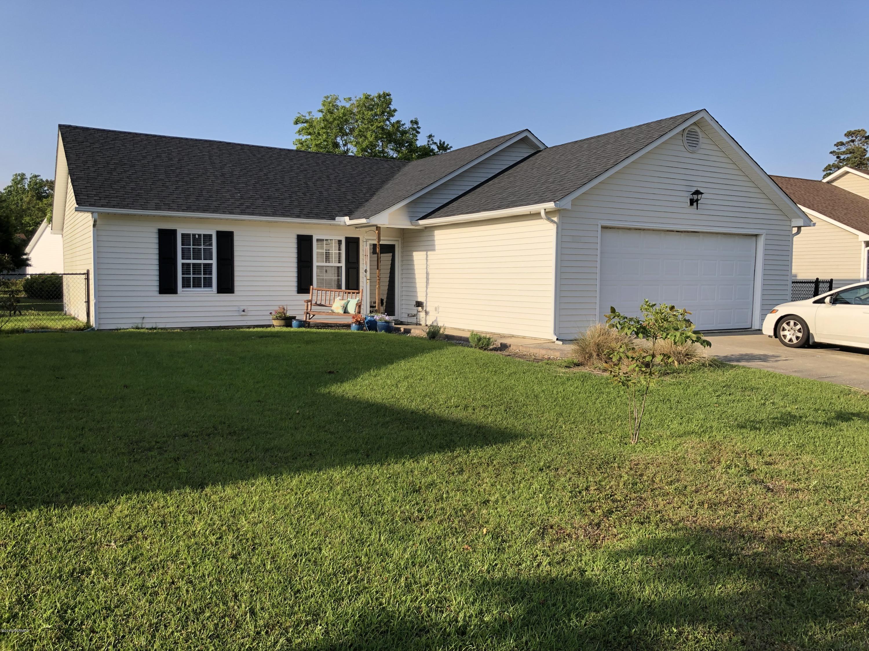 3510 Plantation Road Morehead City, NC 28557 - Photo 2 of 20 Front of House