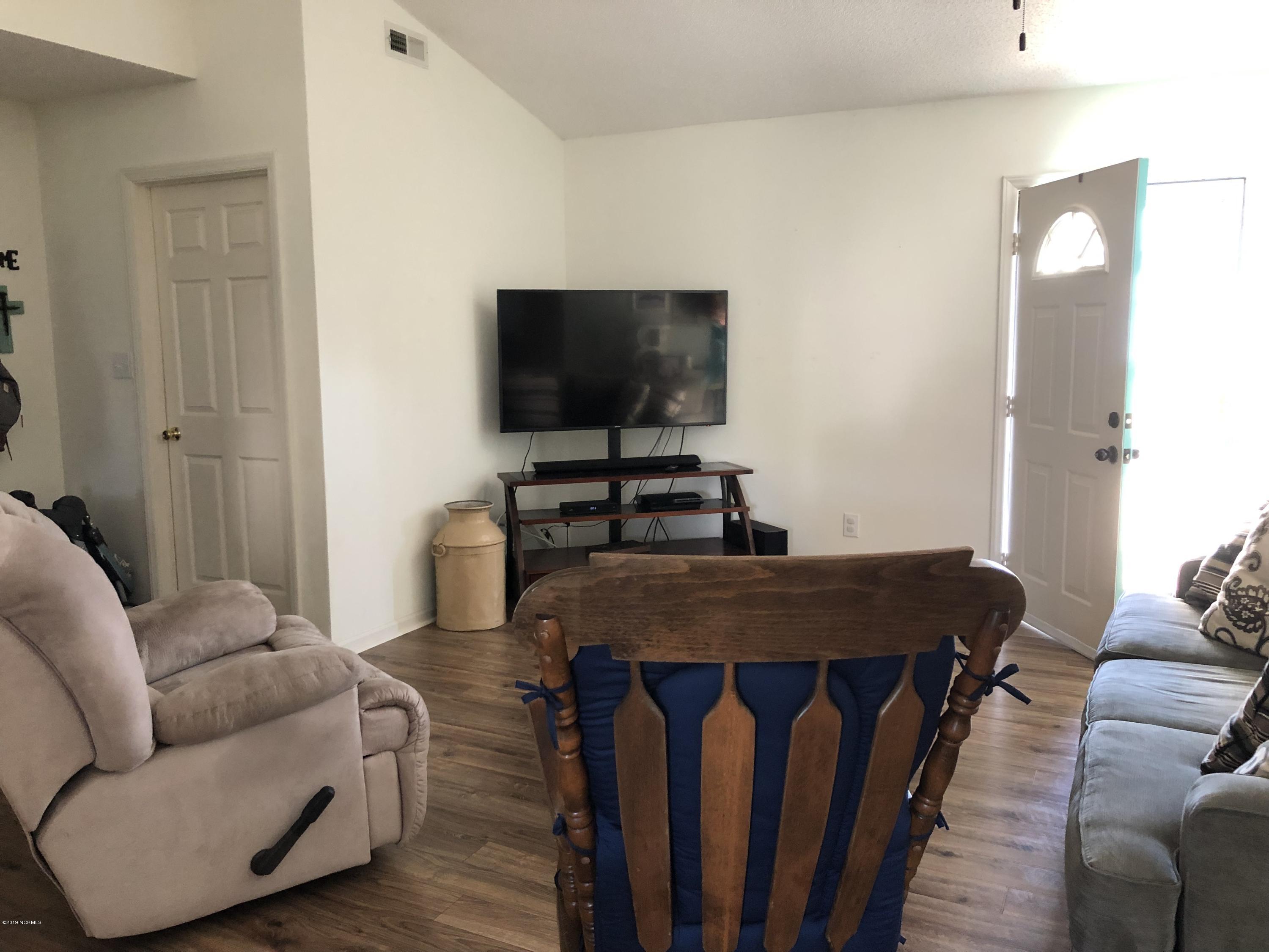 3510 Plantation Road Morehead City, NC 28557 - Photo 3 of 20 Great Room