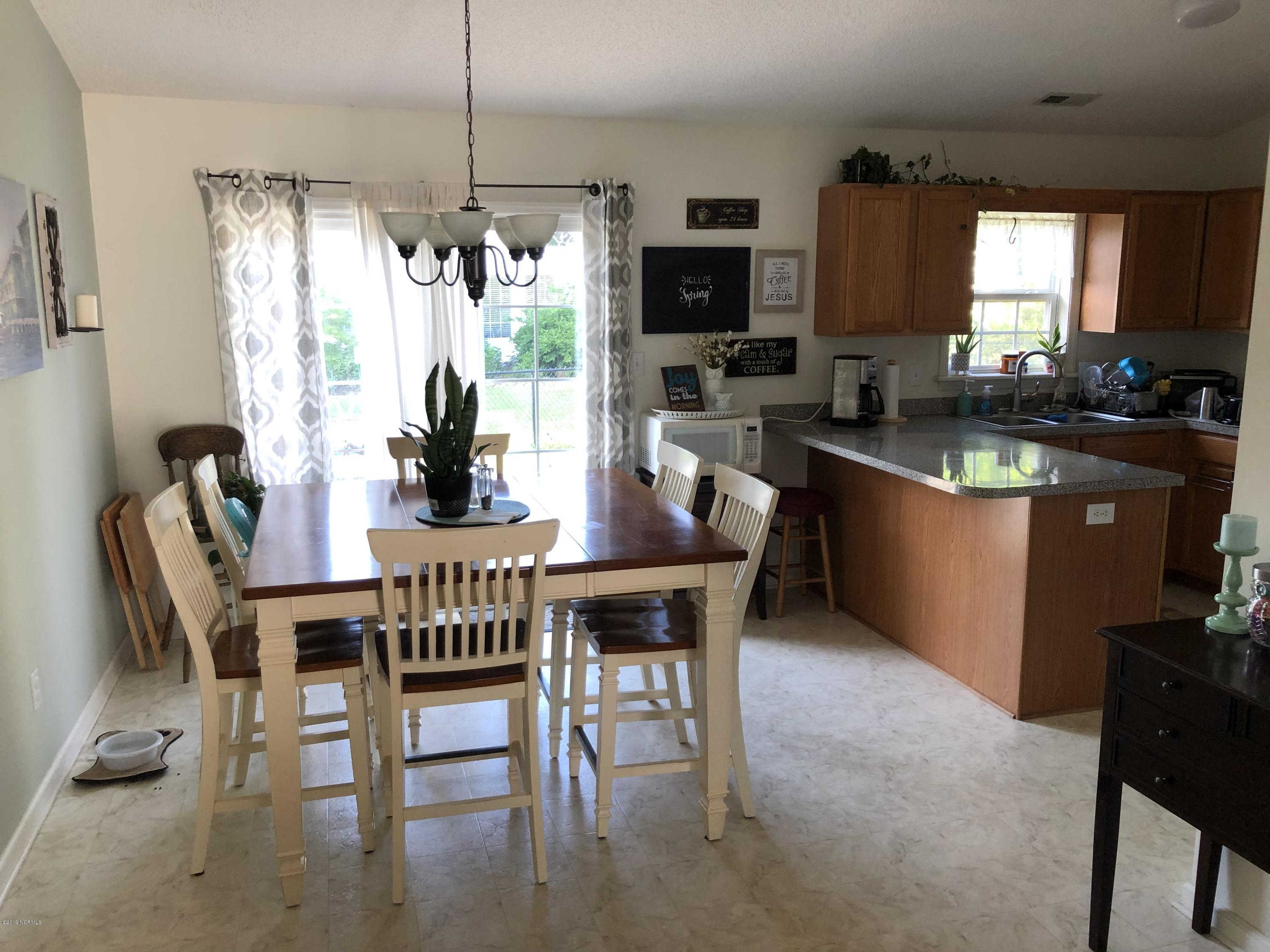 3510 Plantation Road Morehead City, NC 28557 - Photo 5 of 20 Dining Area