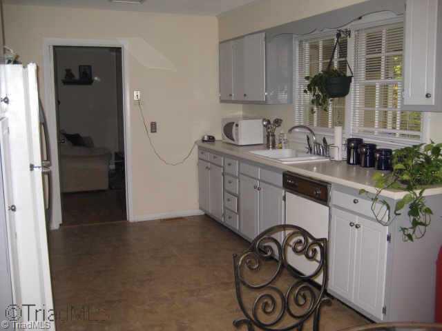 424 Kyle Road Winston-Salem, NC 27104 - Photo 4 of 9 Other. KITCHEN