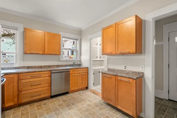 $3,500 | 29 Packard Avenue, Unit 1, Somerville, MA 02144