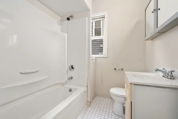 $3,500 | 29 Packard Avenue, Unit 1, Somerville, MA 02144