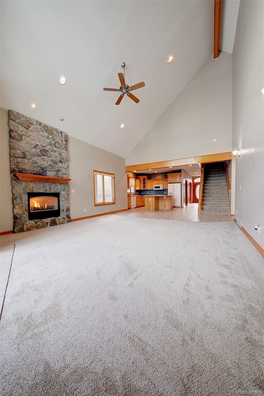 7154 Hatchery Road Waterford, MI 48327 - Photo 41 of 80 TALL CEILINGS IN FAMILY ROOM
