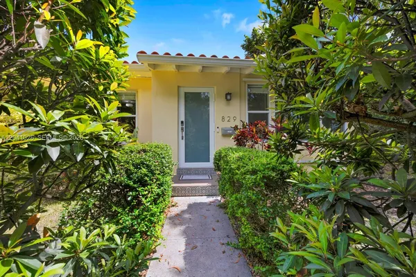 $5,950 | 829 Medina Avenue, Coral Gables, FL 33134