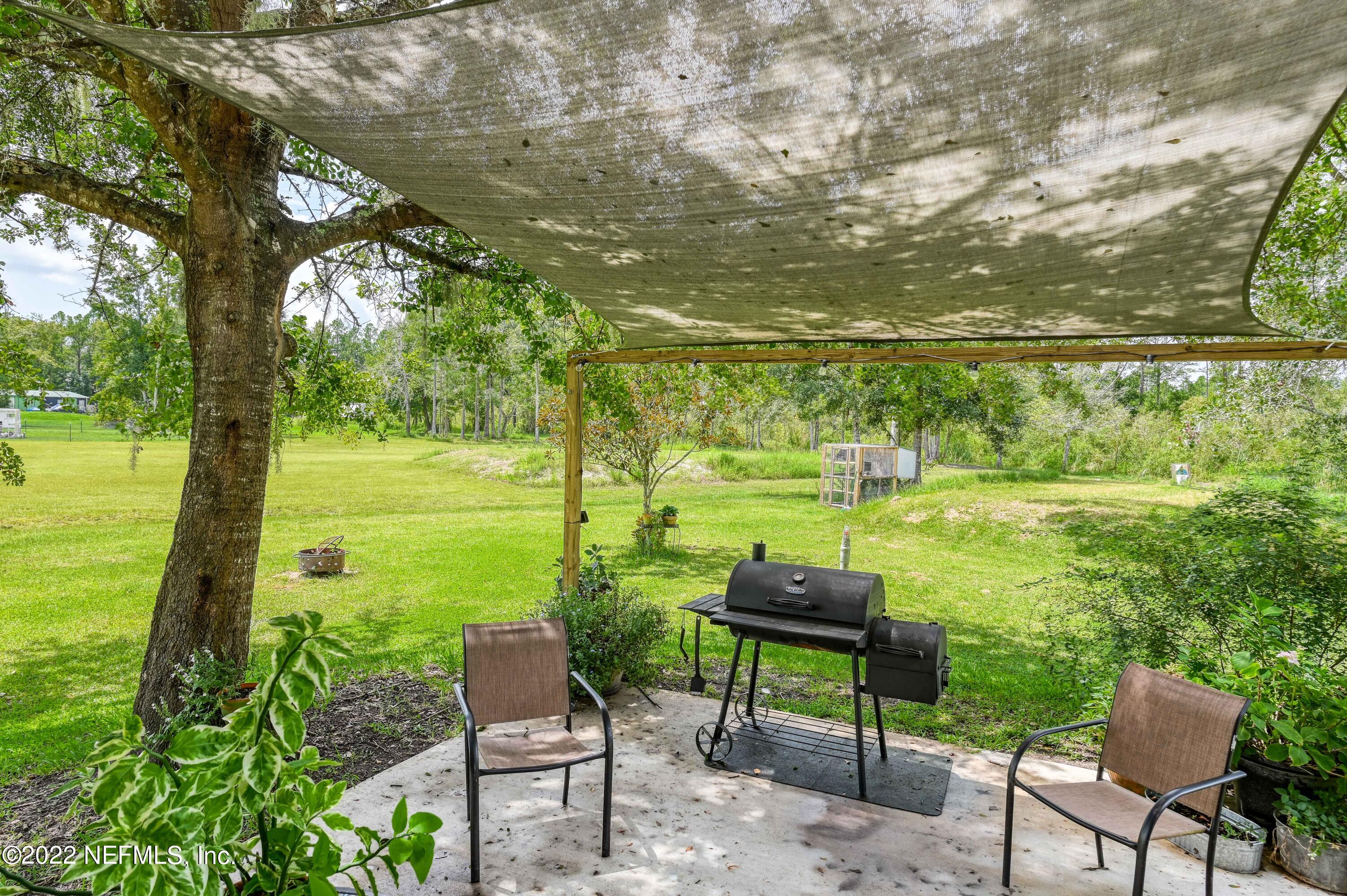 131 Musket Road Palatka, FL 32177 - Photo 26 of 35 Back patio