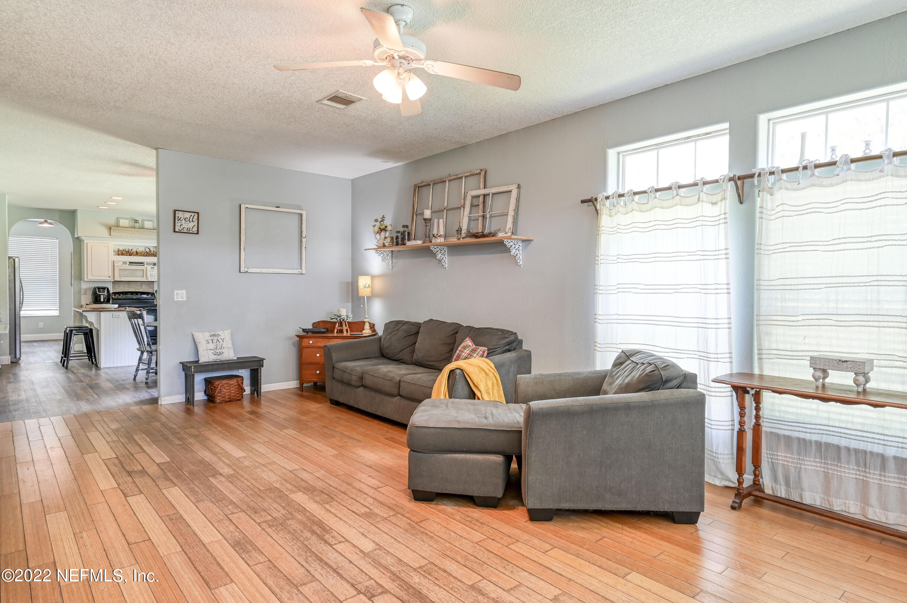 131 Musket Road Palatka, FL 32177 - Photo 4 of 35 Living room