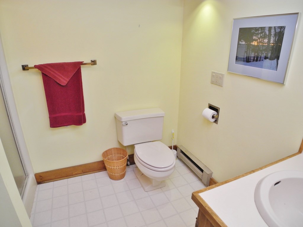 4366 North Omena Point Road Omena, MI 49674 - Photo 36 of 40 1834764-35.JPG