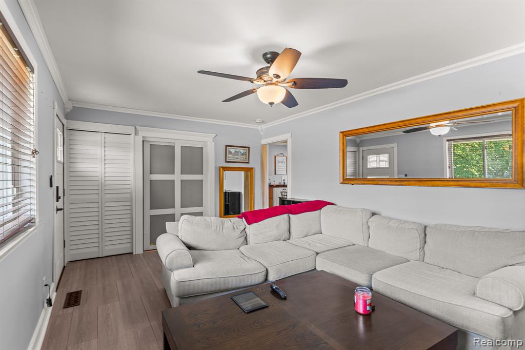 5124 Harding Street Wayne, MI 48184 - Photo 2 of 22 Gallery Image 2