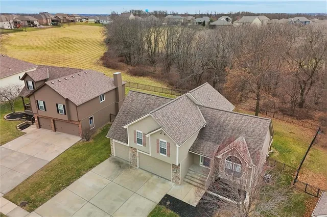 $490,000 | 701 Tomahawk Court, Smithville, MO 64089