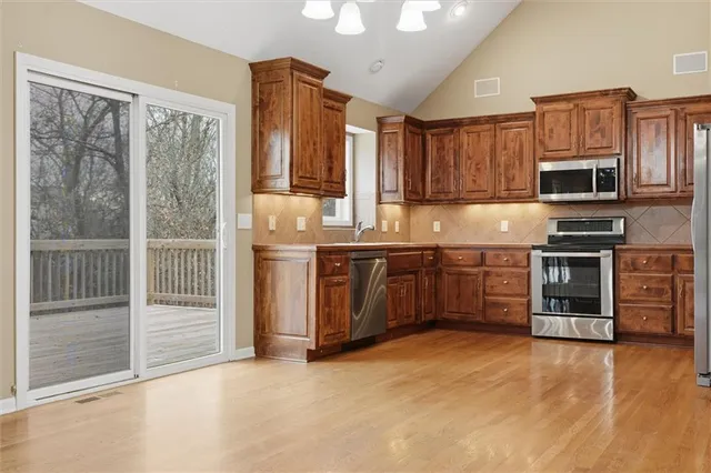 $490,000 | 701 Tomahawk Court, Smithville, MO 64089